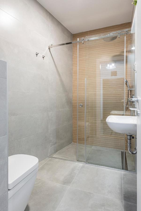 Vertigo One Bedroom Apartment-Free Private Parking Novi Sad Exterior foto
